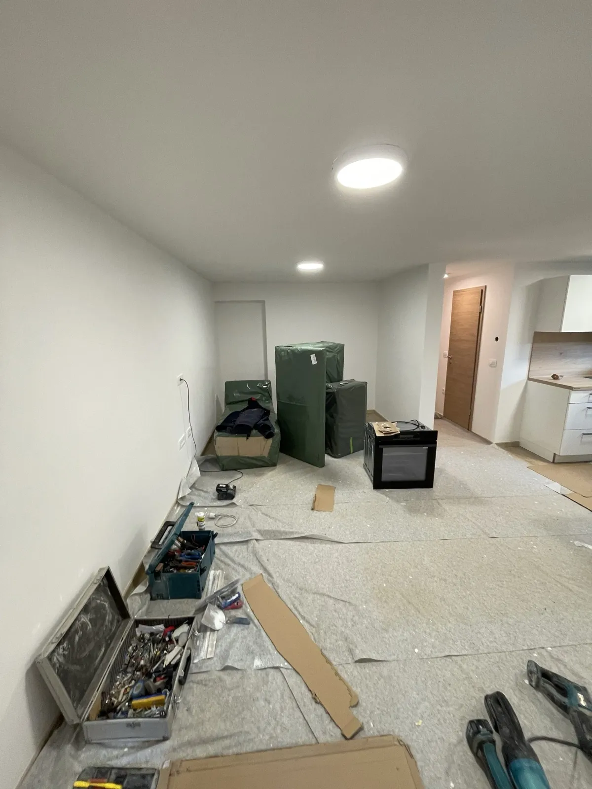 Dnevna soba – prenova – Polkletno stanovanje Ljubljana