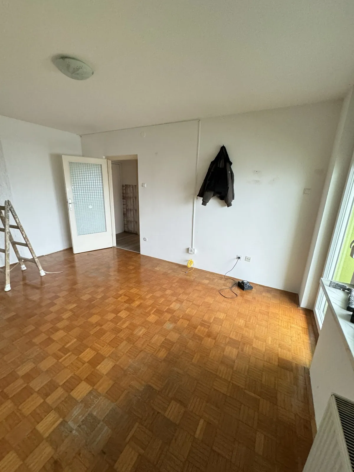 Dnevna soba s spalnico – prenova – Stanovanje Ljubljana Štepanjsko naselje
