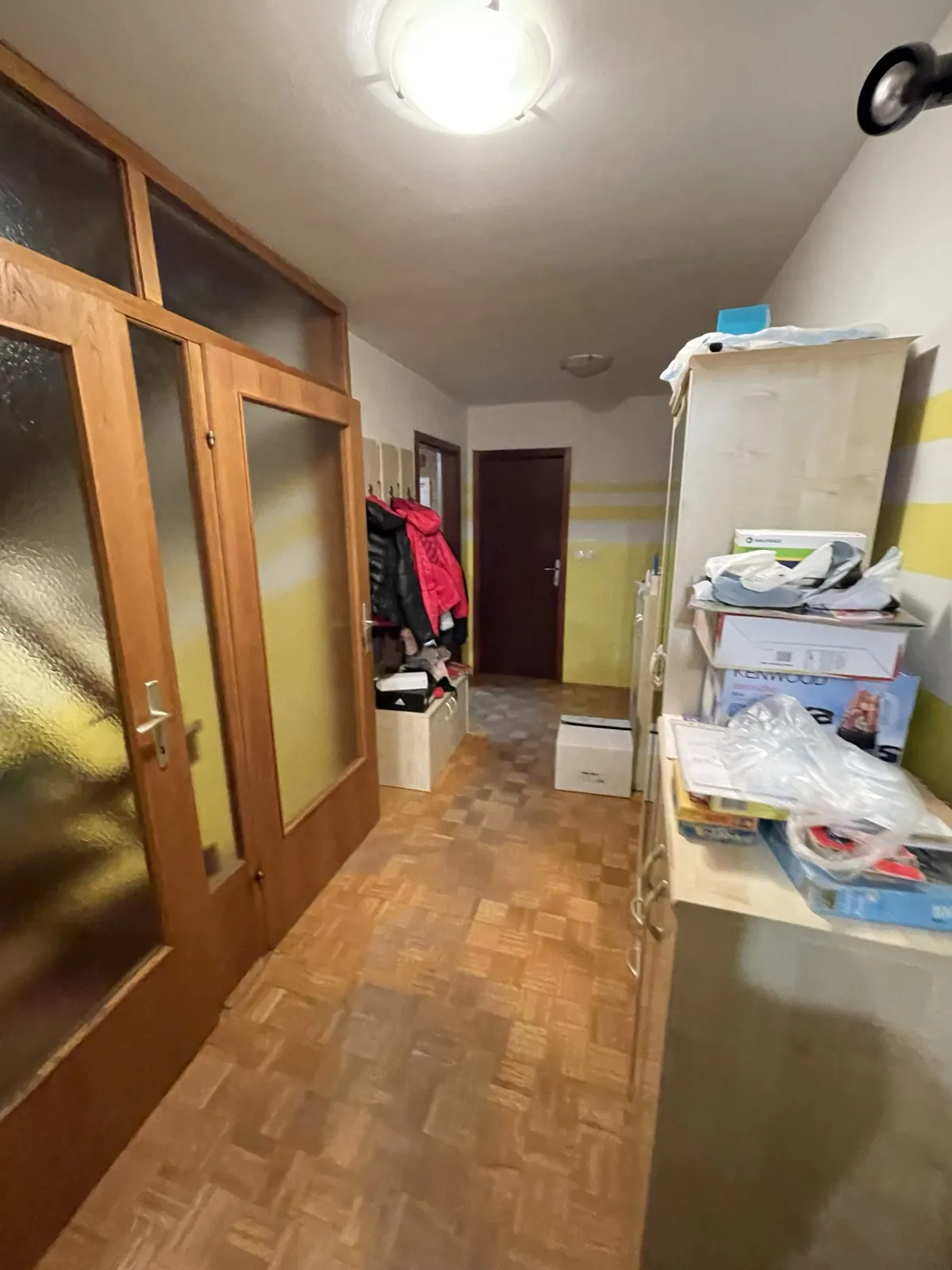 Hodnik in stopnišče – prenova – Dvonadstropno stanovanje v hiši Ljubljana