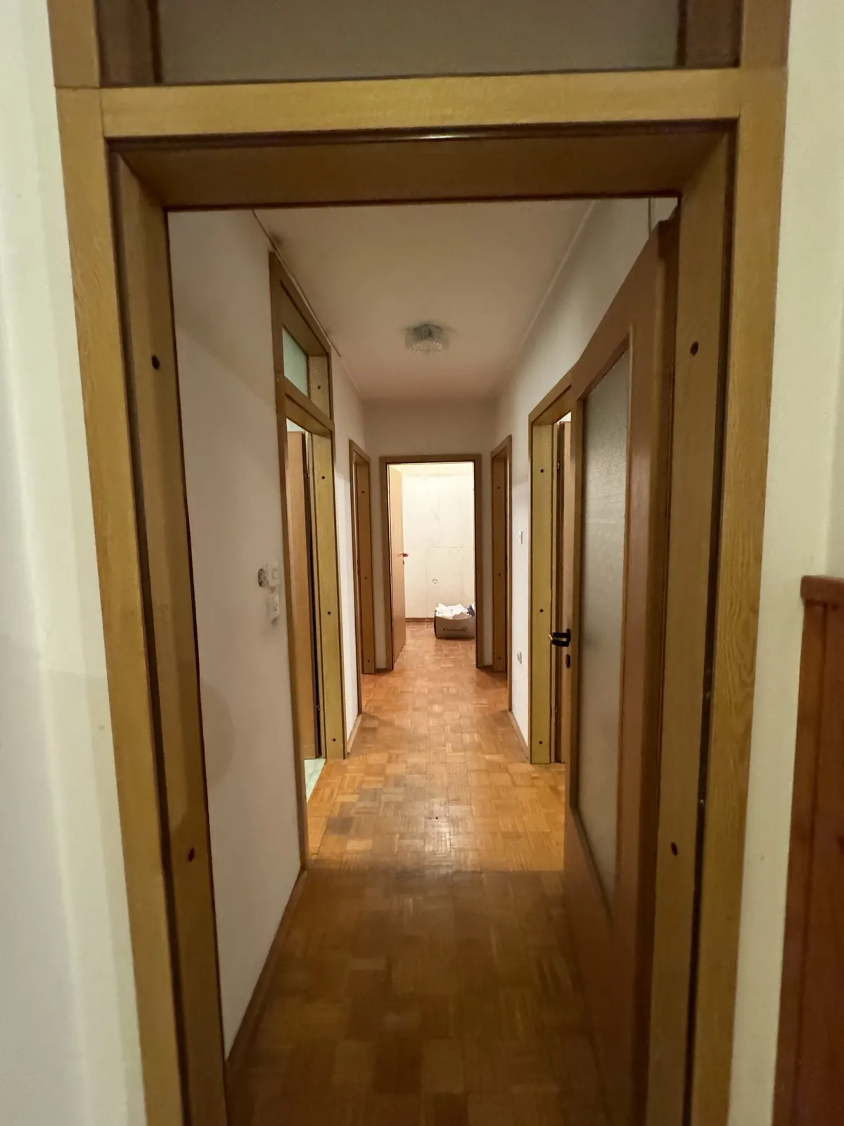 Hodnik – potek prenove – Vrstna hiša Ljubljana Rudnik