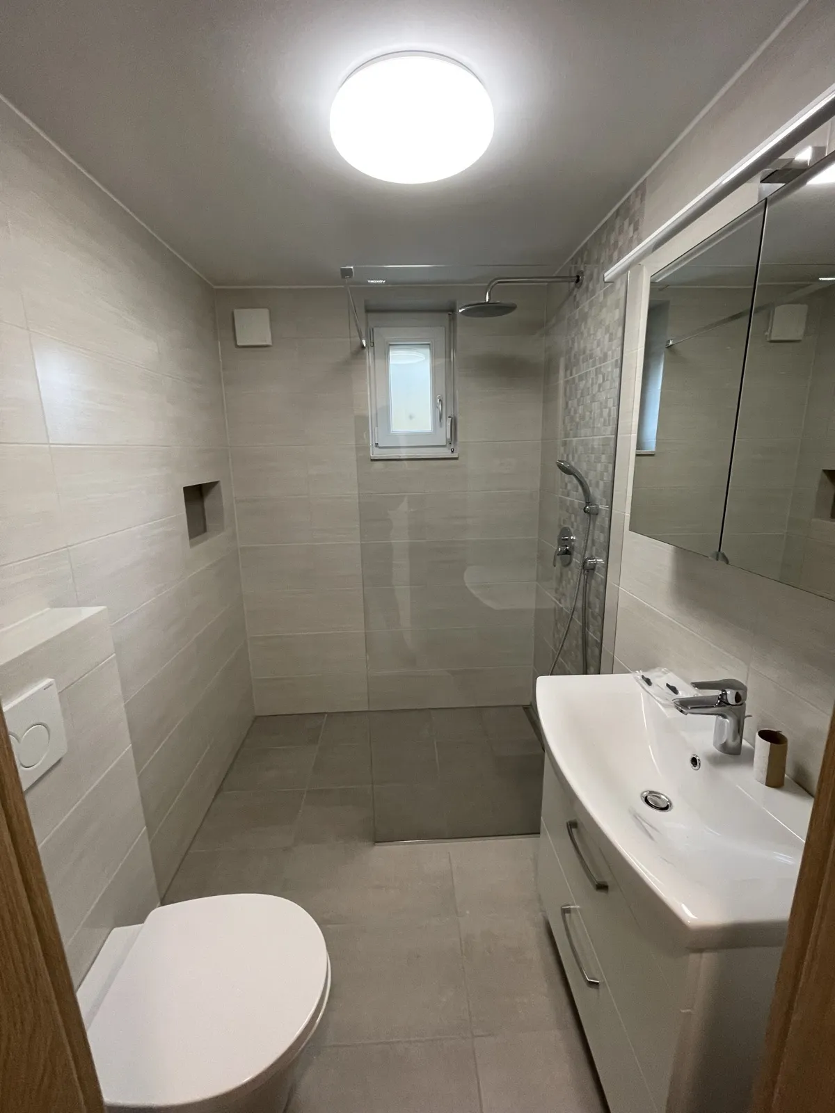 Kopalnica – prenova – Polkletno stanovanje Ljubljana