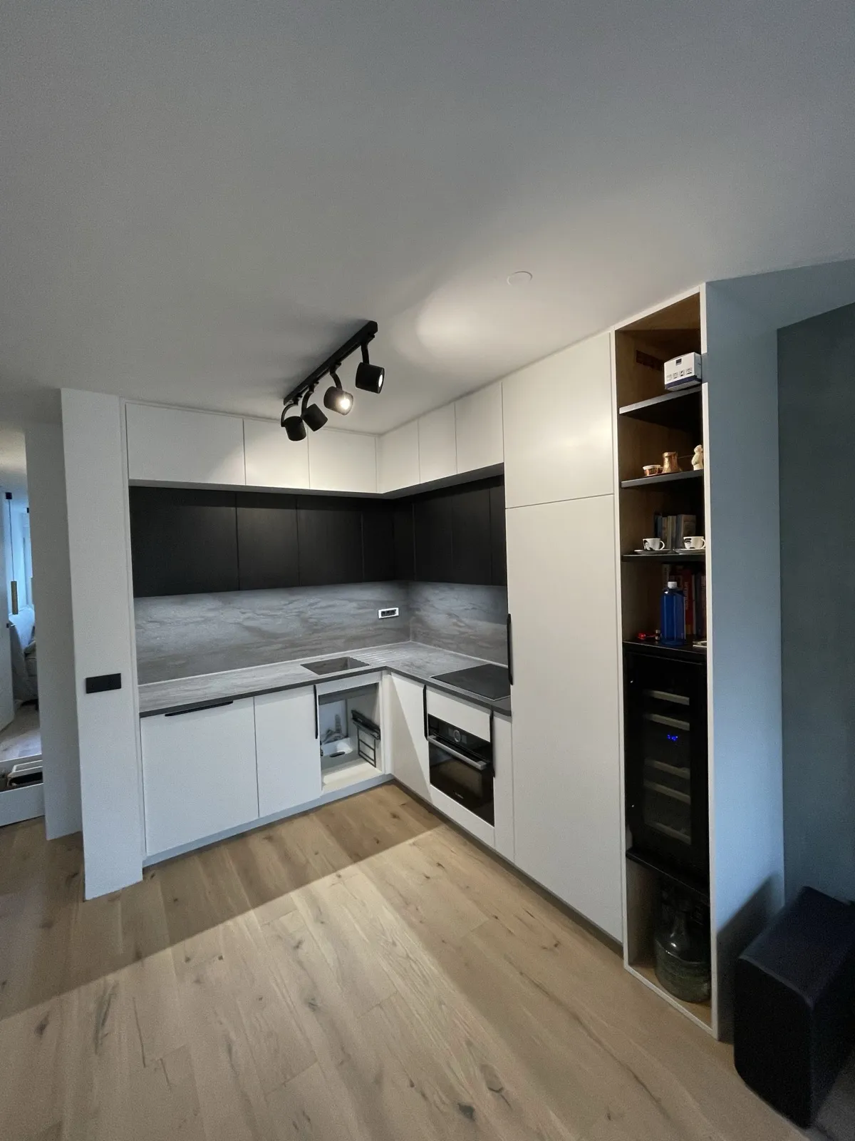 Kuhinja – prenova – Atrijsko stanovanje Ljubljana Savsko naselje