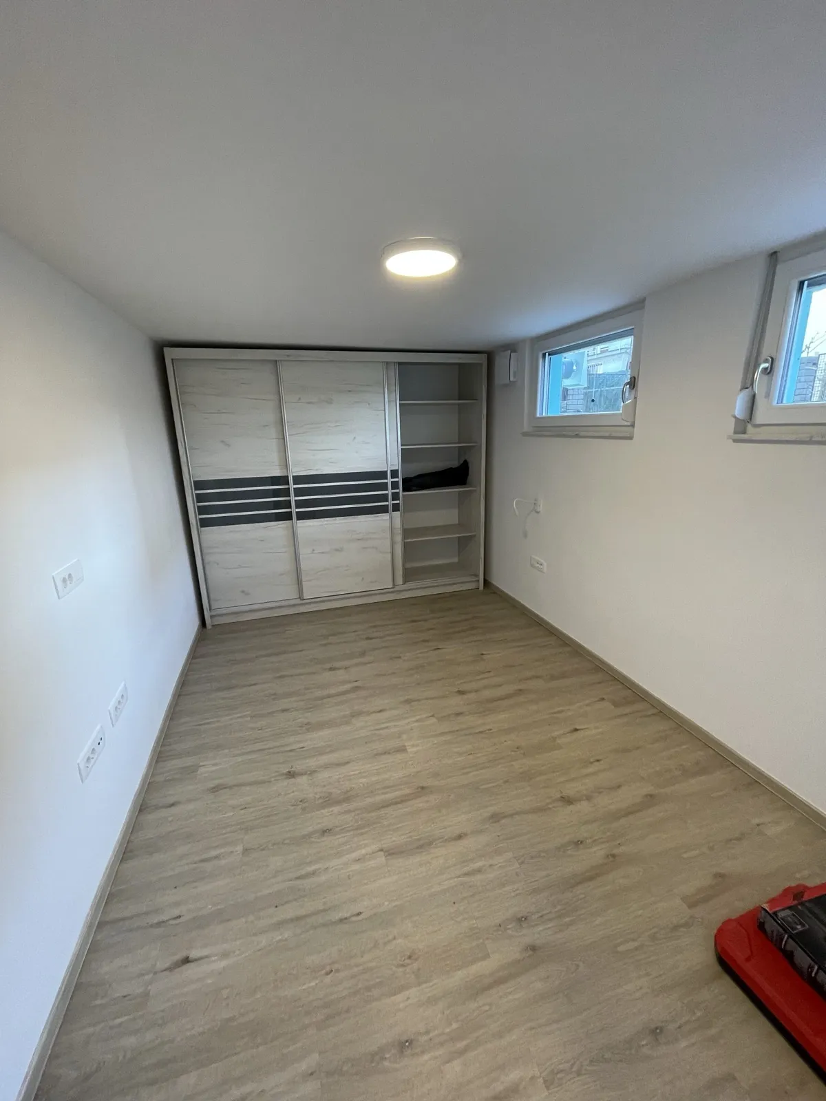Spalnica – prenova – Polkletno stanovanje Ljubljana