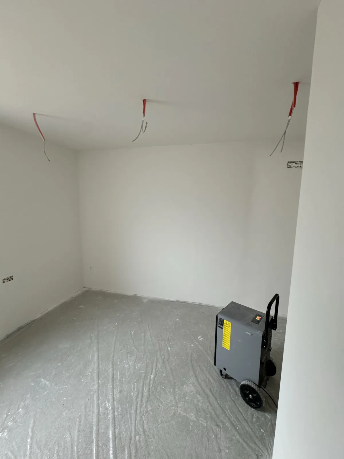 Spalnica – potek prenove – Vrstna hiša Ljubljana Rudnik