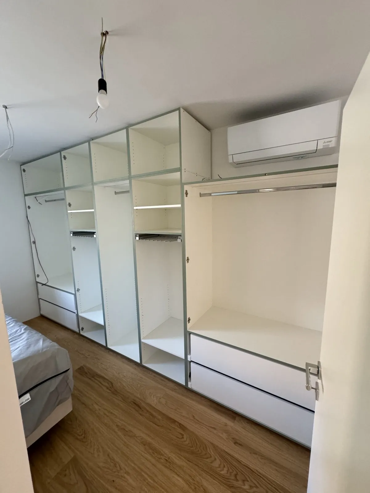 Spalnica – potek prenove – Vrstna hiša Ljubljana Rudnik