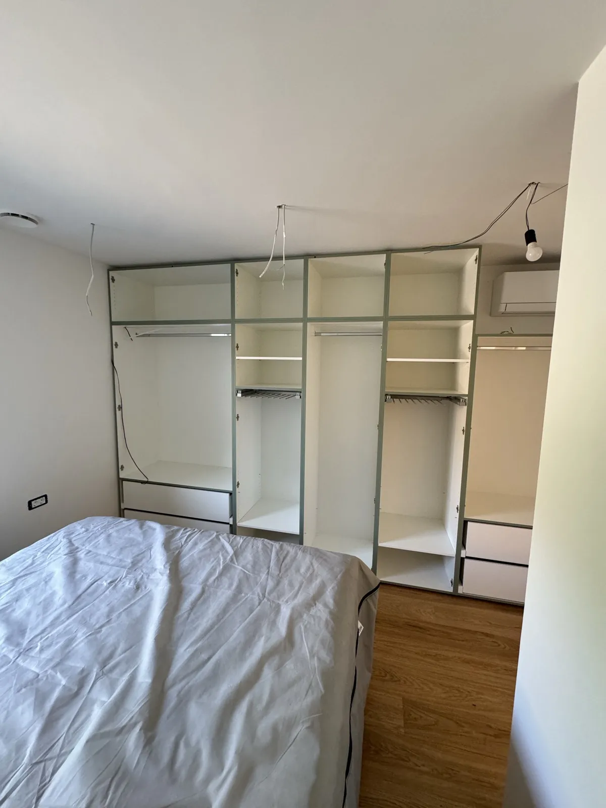 Spalnica – potek prenove – Vrstna hiša Ljubljana Rudnik
