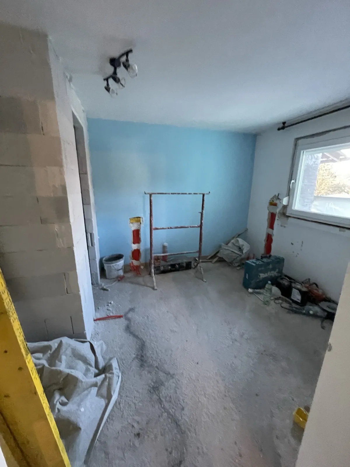 Spalnica z garderobnim prostorom – prenova – Dvonadstropno stanovanje v hiši Ljubljana