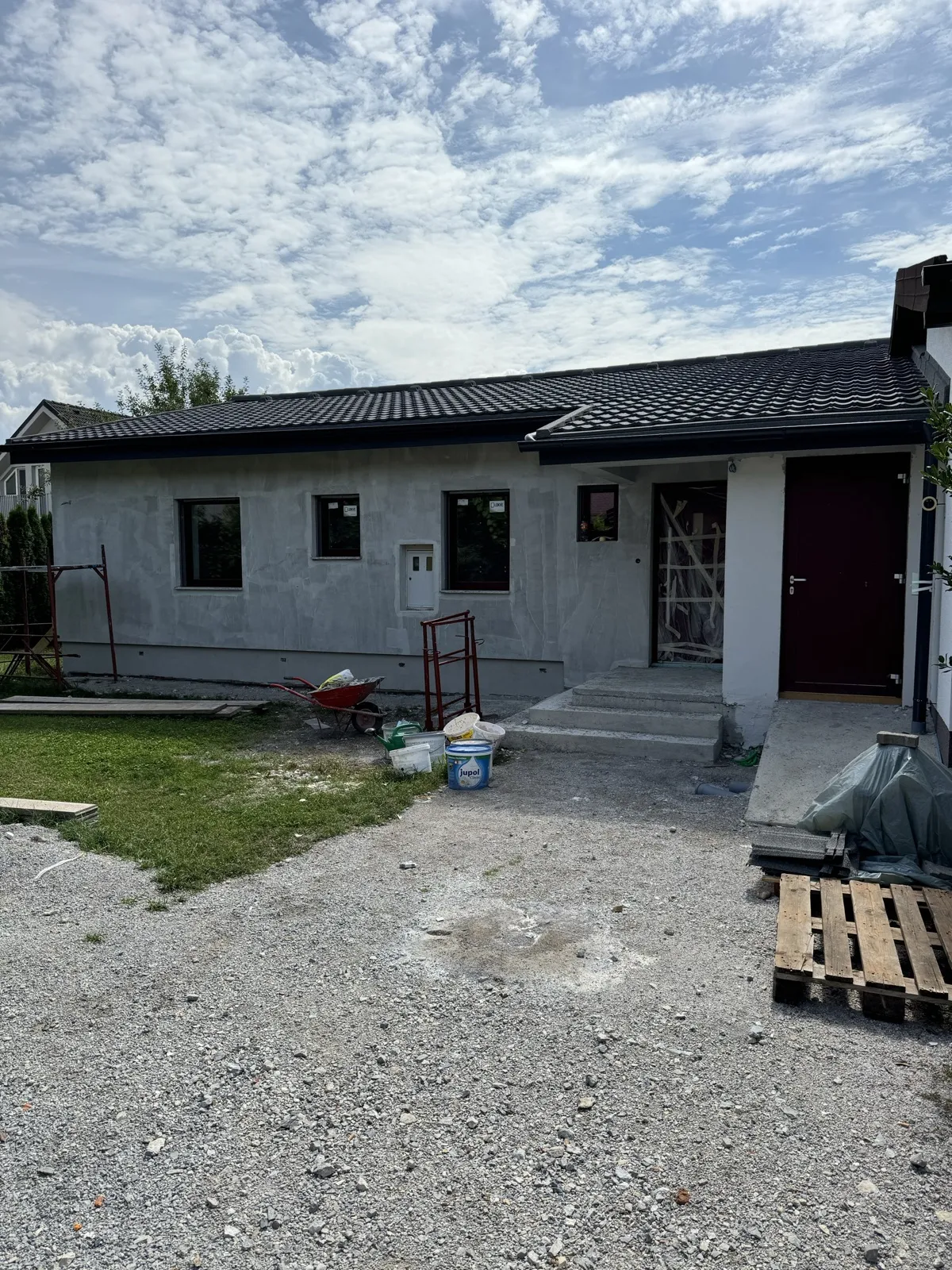 Streha in fasada – potek prenove – Vrstna hiša Ljubljana Rudnik