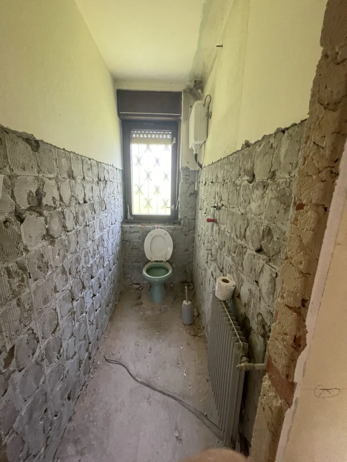 WC – prenova – Stanovanje Medvode