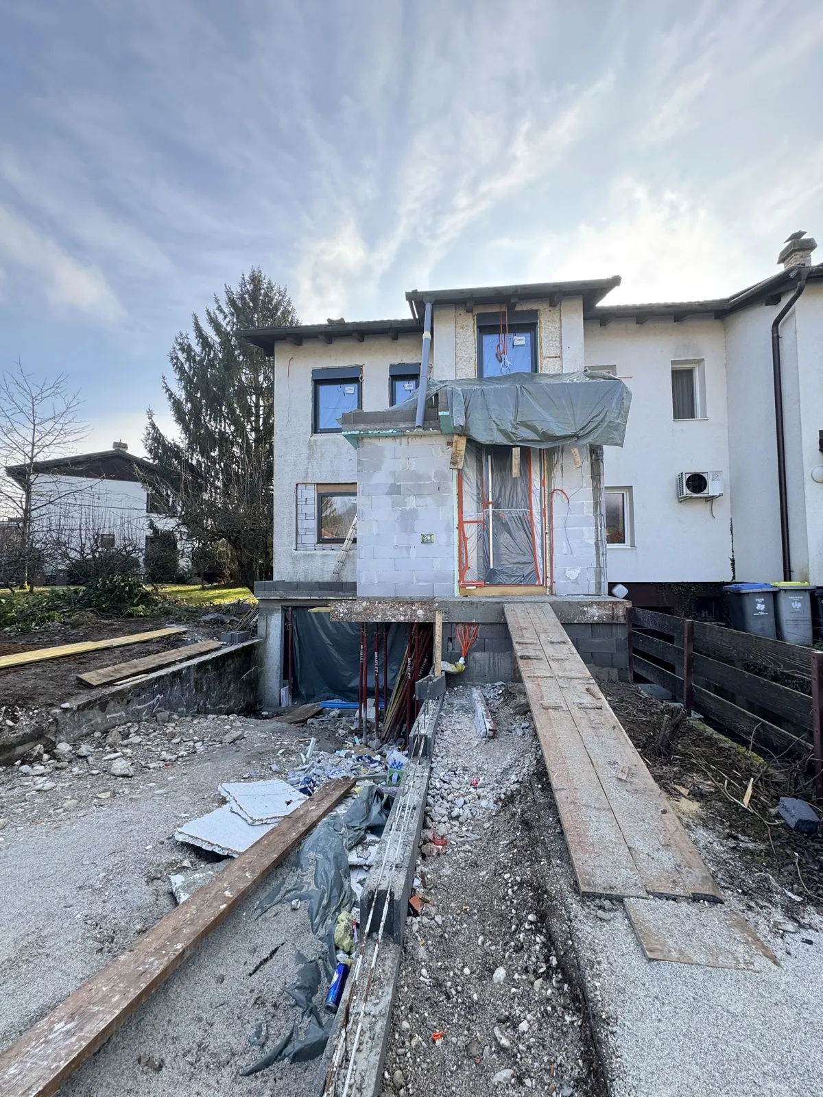 Zunanjost – spredaj – prenova – Vrstna hiša Ljubljana Brod